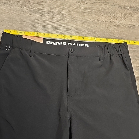 Eddie Bauer Men's Black Flat Front Shorts - Picture 4 of 11